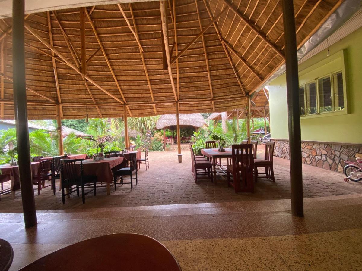 Afro Smile Hotel & Guest House - Джинджа Екстериор снимка
